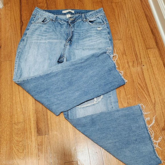 Est. 1946 High Rise Ripped Lightwash Jeans Size 16P - Picture 4 of 7